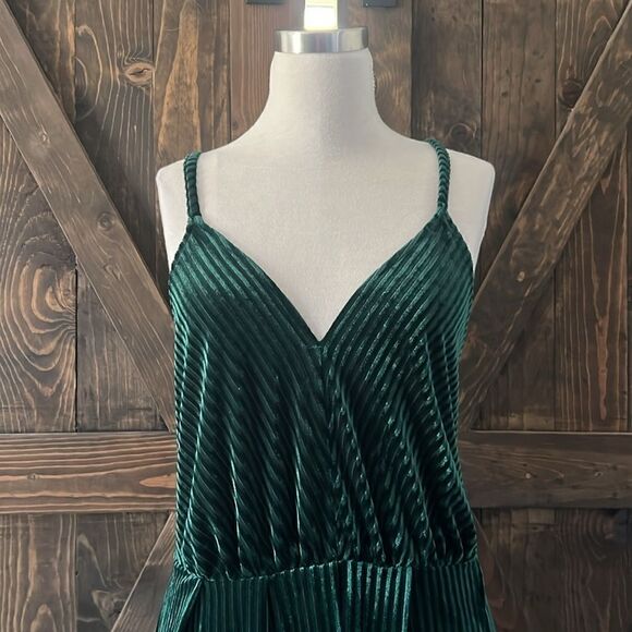 NWT Simplee High Slit Backless Cross Strap Evening Gown - Picture 2 of 11